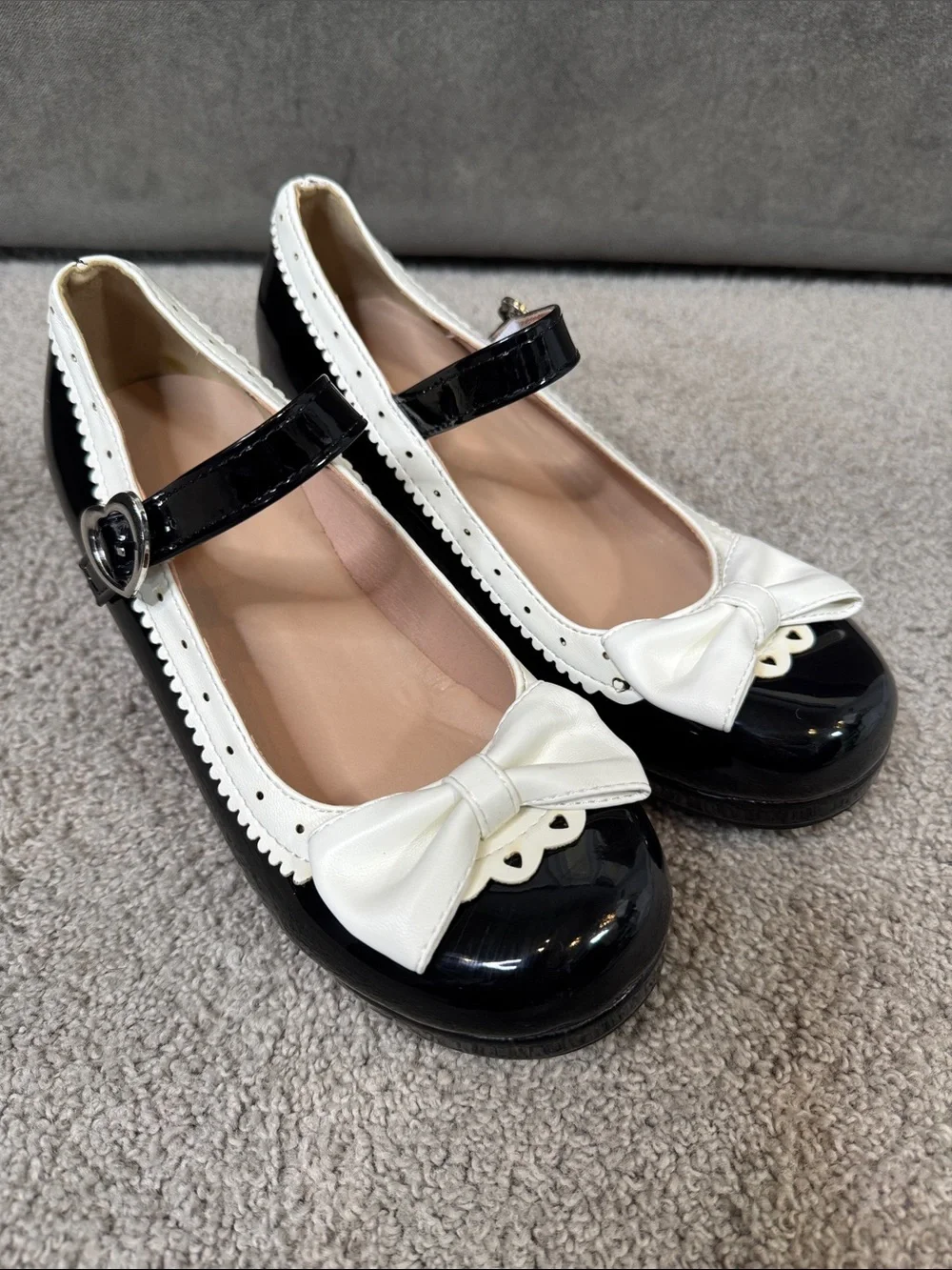 Women’s Black Chunky Heel Mary Jane Pumps Cute Bow & Hearts Round Toe Size 6 NEW